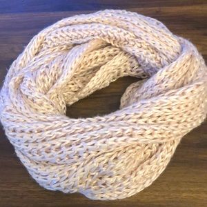 Light pink knit scarf